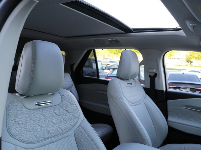 Certified 2025 Ford Explorer Platinum w/ Ultimate Package AWD/4WD image 8