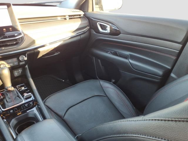 Used 2025 Jeep Compass Trailhawk w/ Trailhawk Elite Group image 14