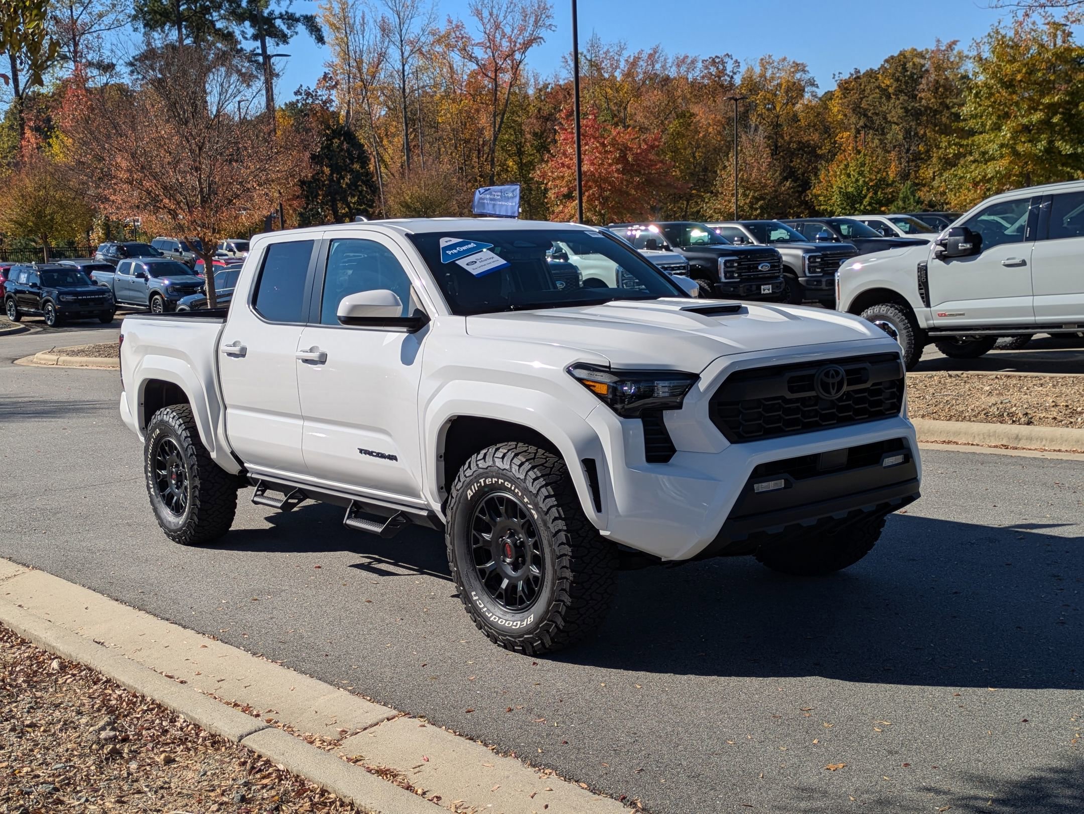Used 2025 Toyota Tacoma TRD Sport image 8