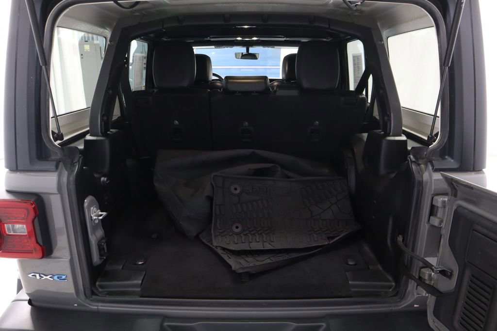 Used 2023 Jeep Wrangler Unlimited Sahara AWD/4WD image 17