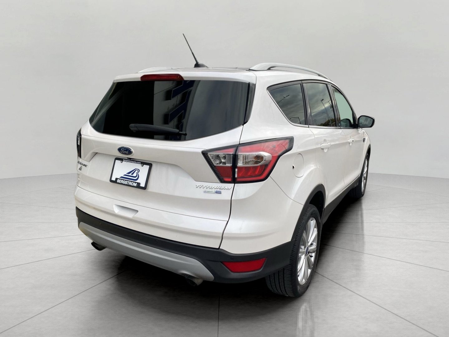 Certified 2017 Ford Escape Titanium AWD/4WD image 8