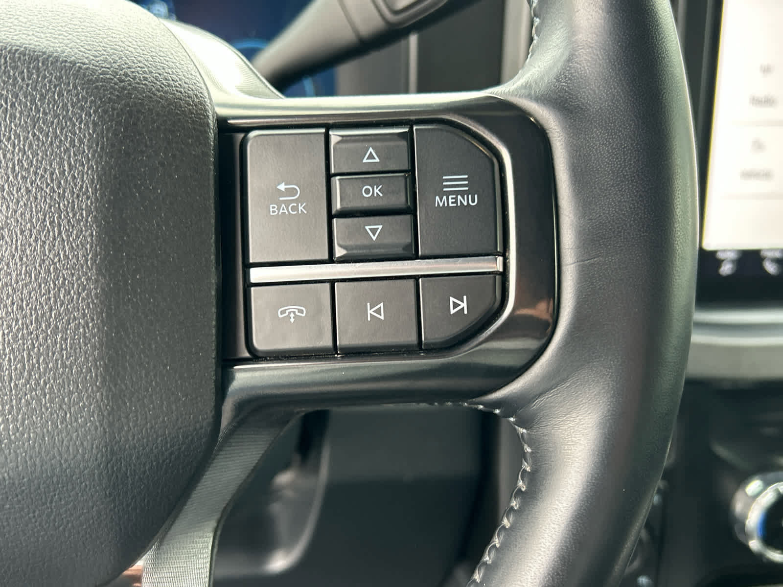 Certified 2025 Ford F350 Platinum w/ FX4 Off-Road Package image 34