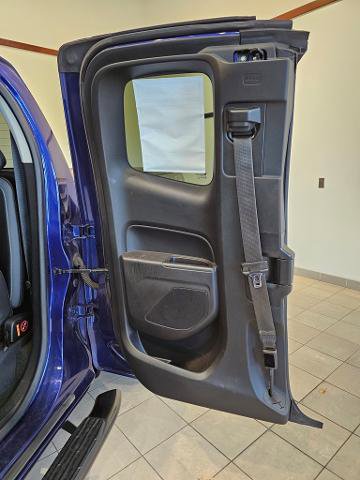 Used 2017 Chevrolet Colorado Z71 image 27