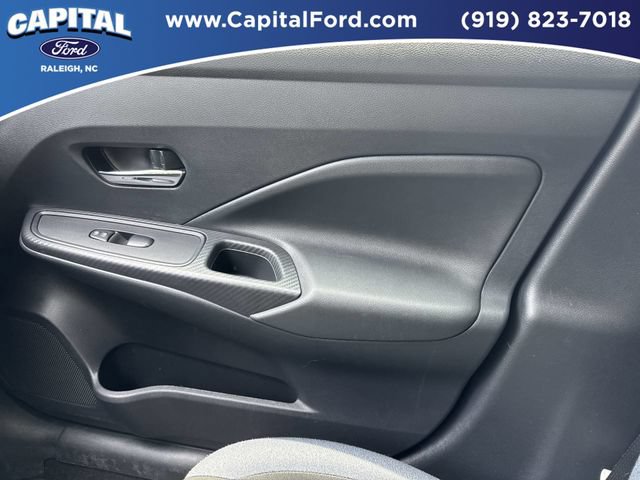 Used 2025 Nissan Versa SV FWD image 27