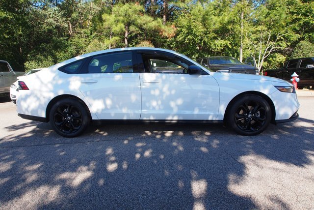 Used 2025 Honda Accord SE image 8