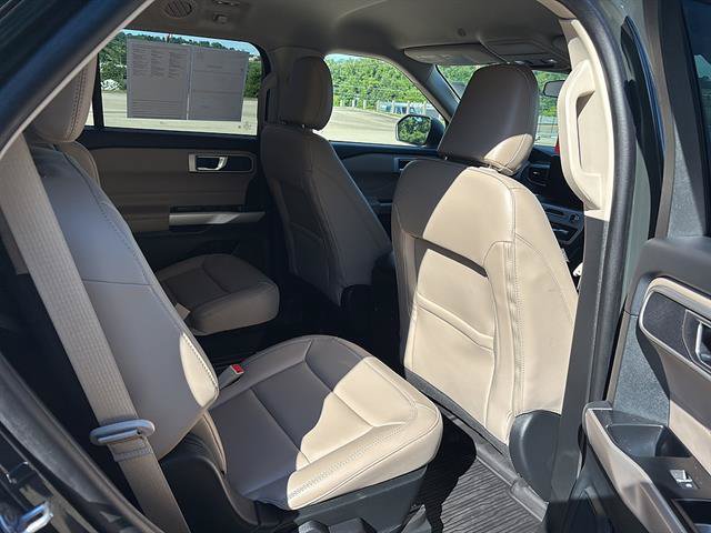 Certified 2023 Ford Explorer XLT w/ Equipment Group 202A AWD/4WD image 19