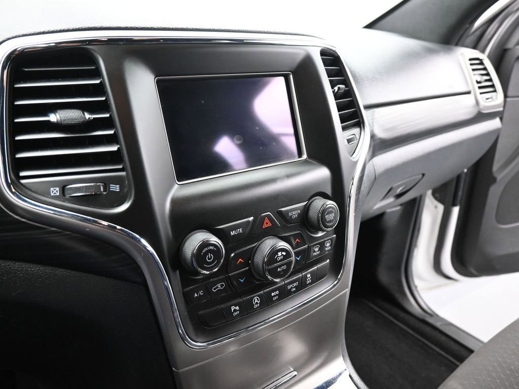 Used 2021 Jeep Grand Cherokee Laredo RWD image 15