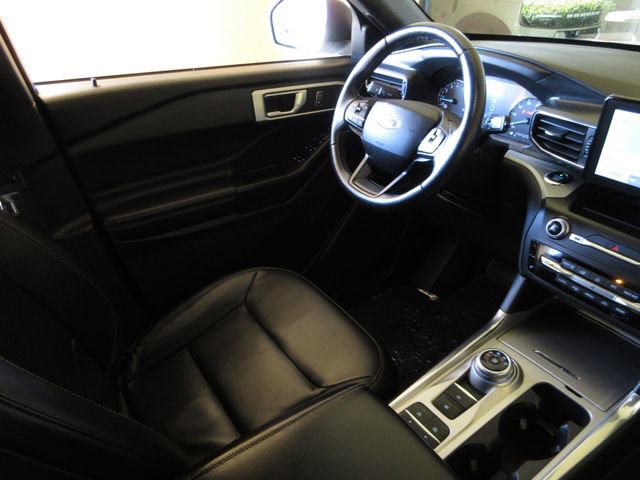 Certified 2020 Ford Explorer XLT w/ Equipment Group 202A image 23