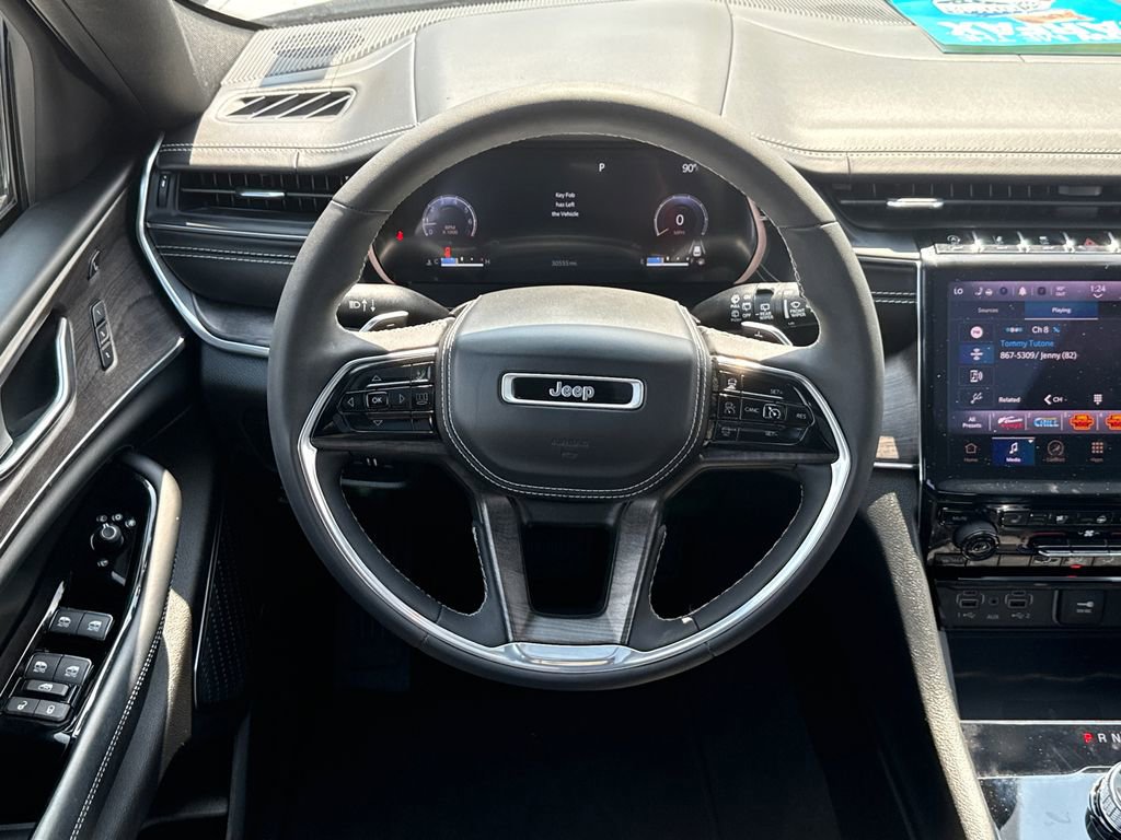 Used 2023 Jeep Grand Cherokee Overland w/ Luxury Tech Group IV RWD image 25