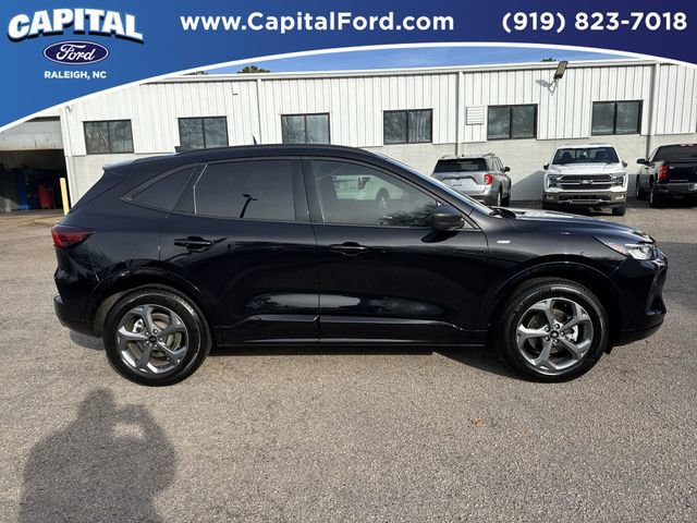 Certified 2023 Ford Escape ST-Line w/ Tech Pack #1 image 7