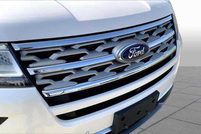 Certified 2019 Ford Explorer Limited w/ Ford Safe & Smart Package FWD image 30