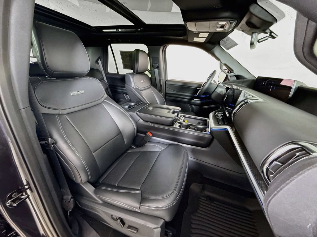 Certified 2026 Ford Expedition Platinum w/ Stealth Performance Package AWD/4WD image 31