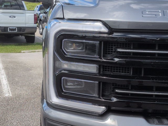 Certified 2025 Ford F350 Platinum w/ FX4 Off-Road Package AWD/4WD image 10