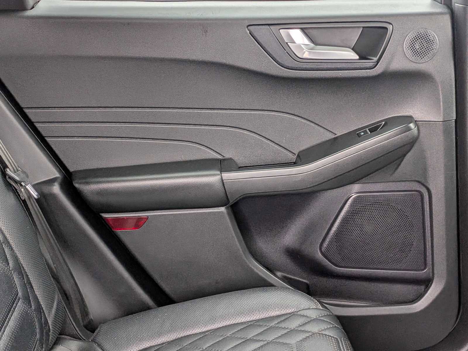 Certified 2023 Ford Escape Platinum w/ Premium Technology Package AWD/4WD image 24