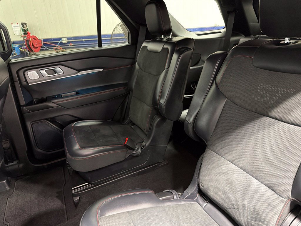 Certified 2025 Ford Explorer ST AWD/4WD image 12