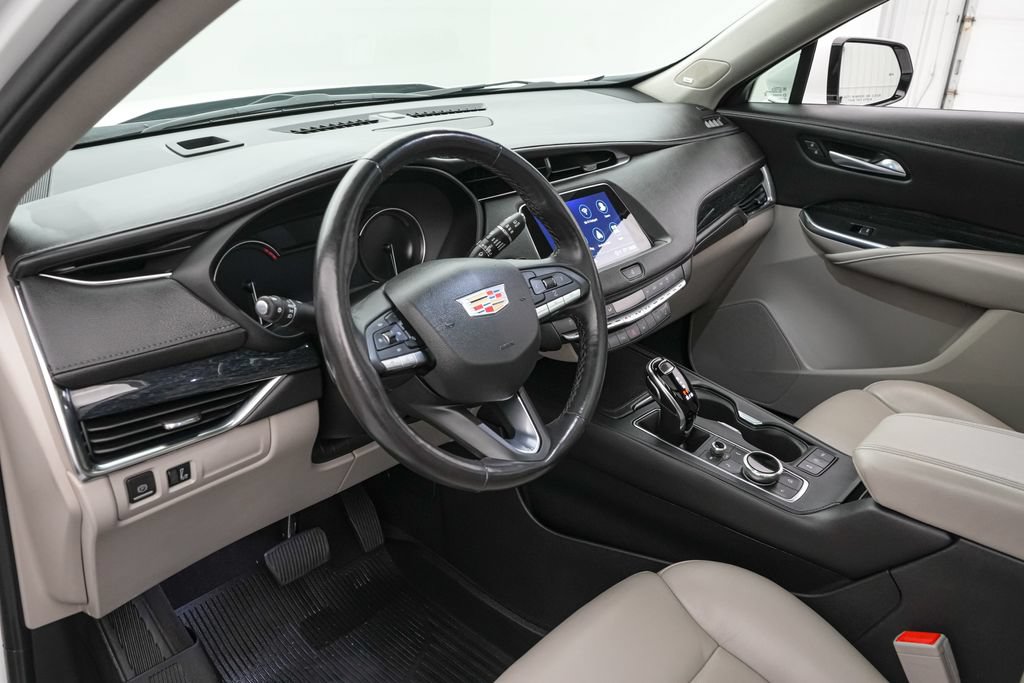 Used 2023 Cadillac XT4 Premium Luxury FWD image 12