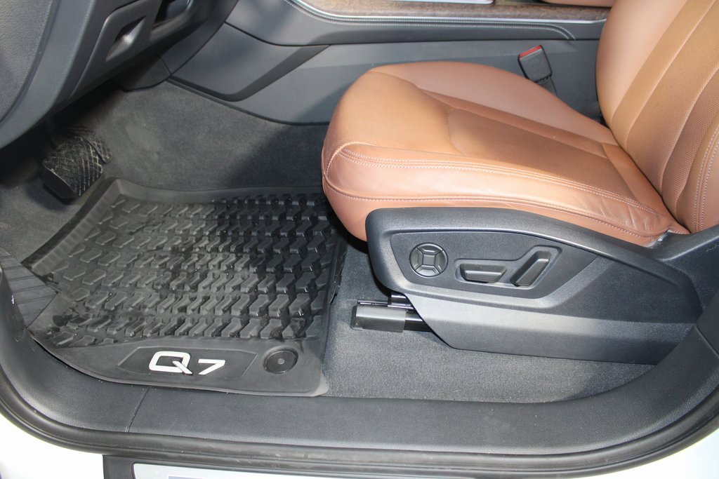 Used 2025 Audi Q7 3.0T Premium Plus w/ Premium Plus Package image 9