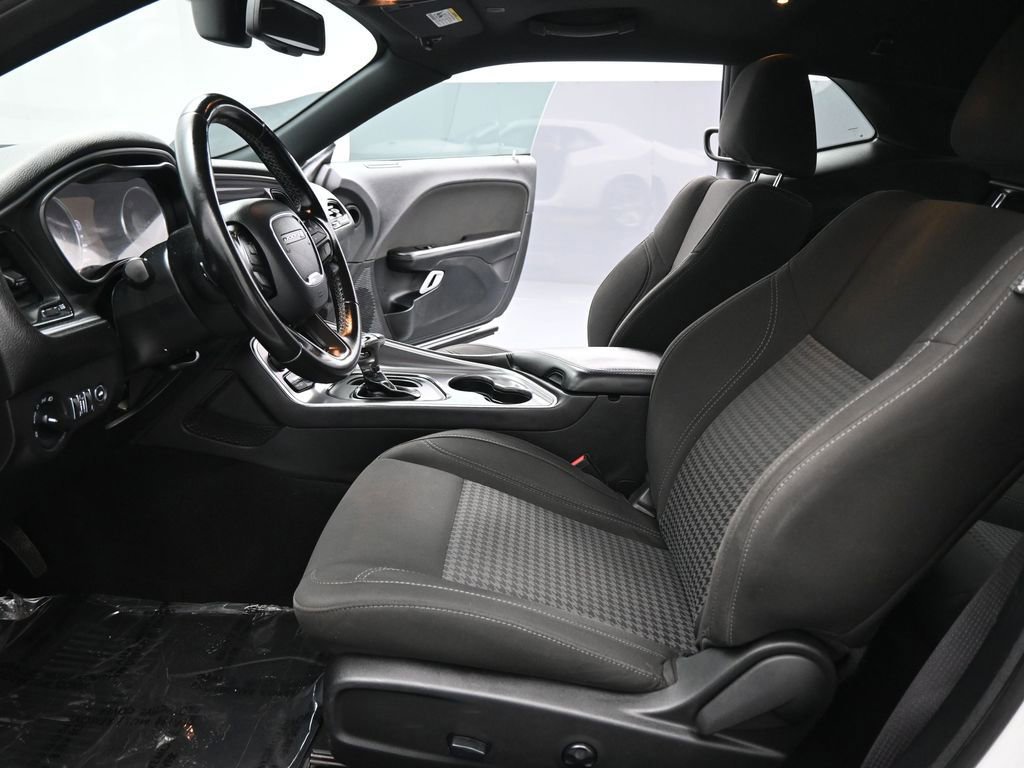 Used 2020 Dodge Challenger SXT image 36