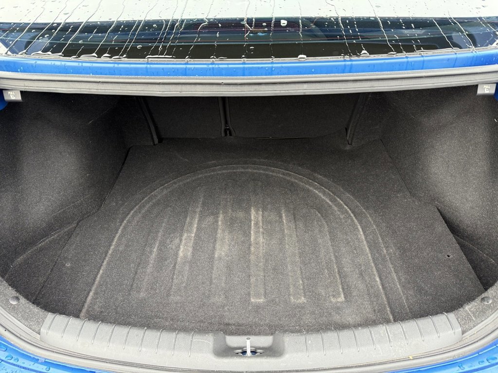 Used 2017 Hyundai Elantra Limited image 8