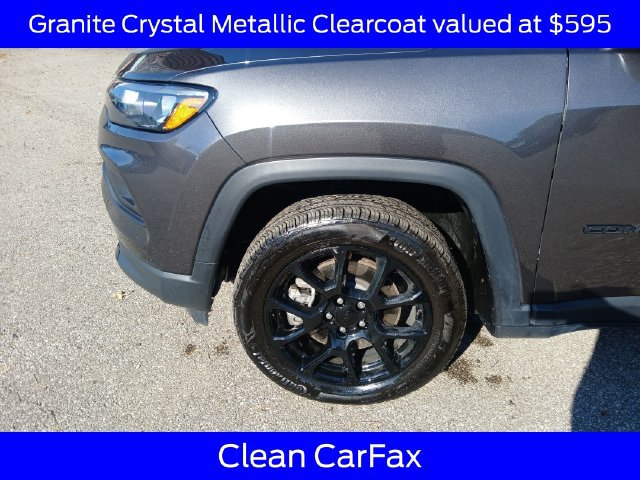 Used 2023 Jeep Compass Latitude AWD/4WD image 4