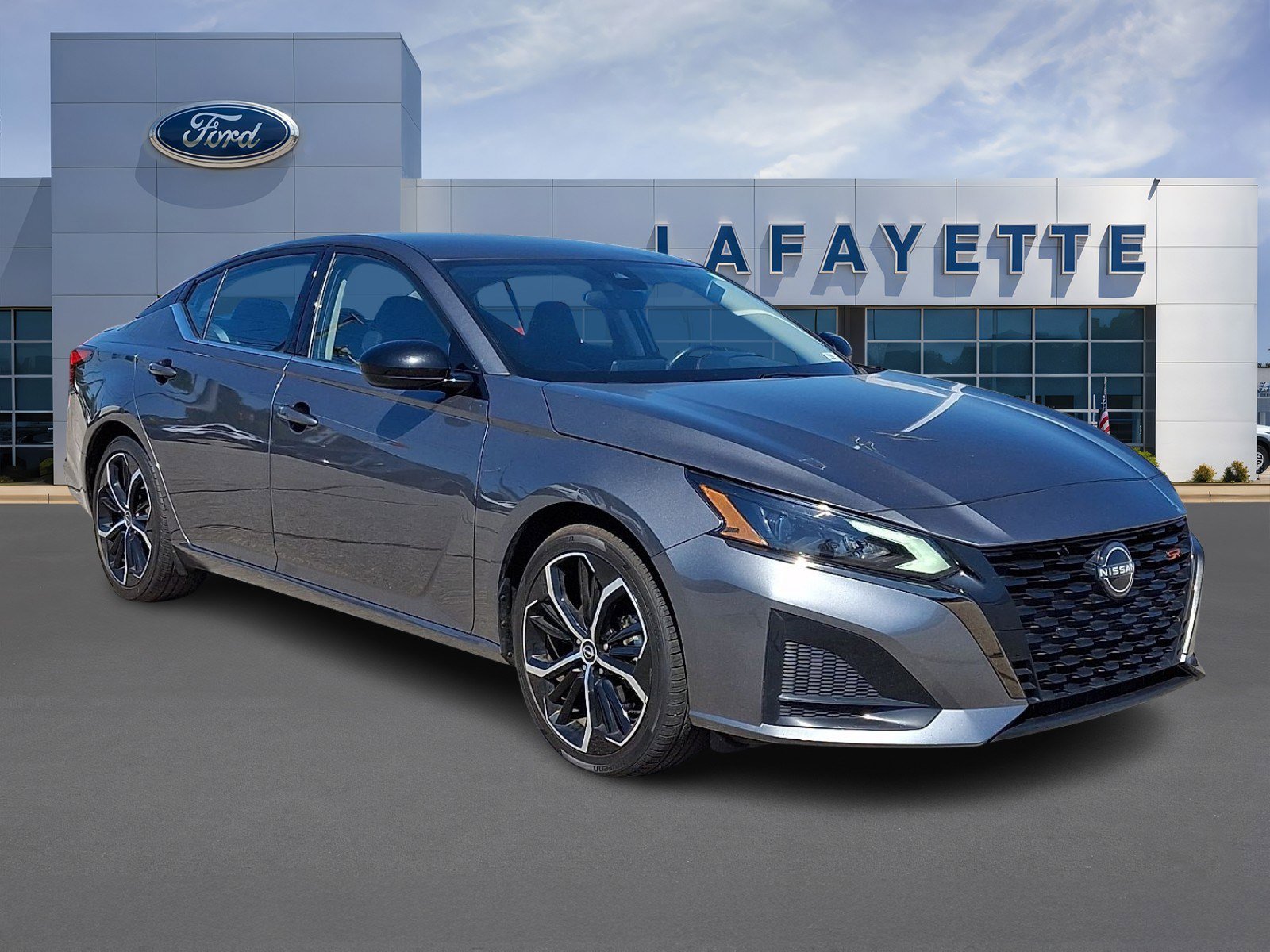 Used 2024 Nissan Altima 2.5 SR