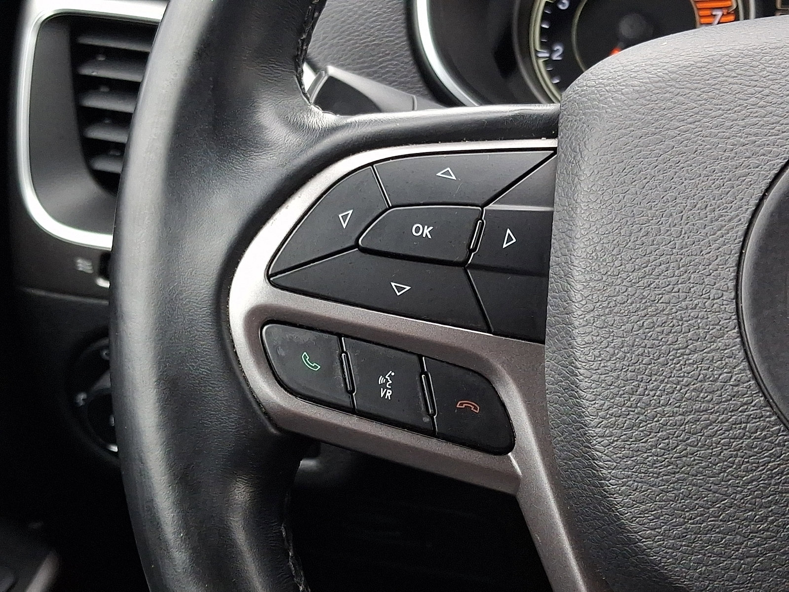 Used 2019 Jeep Cherokee Latitude Plus image 20