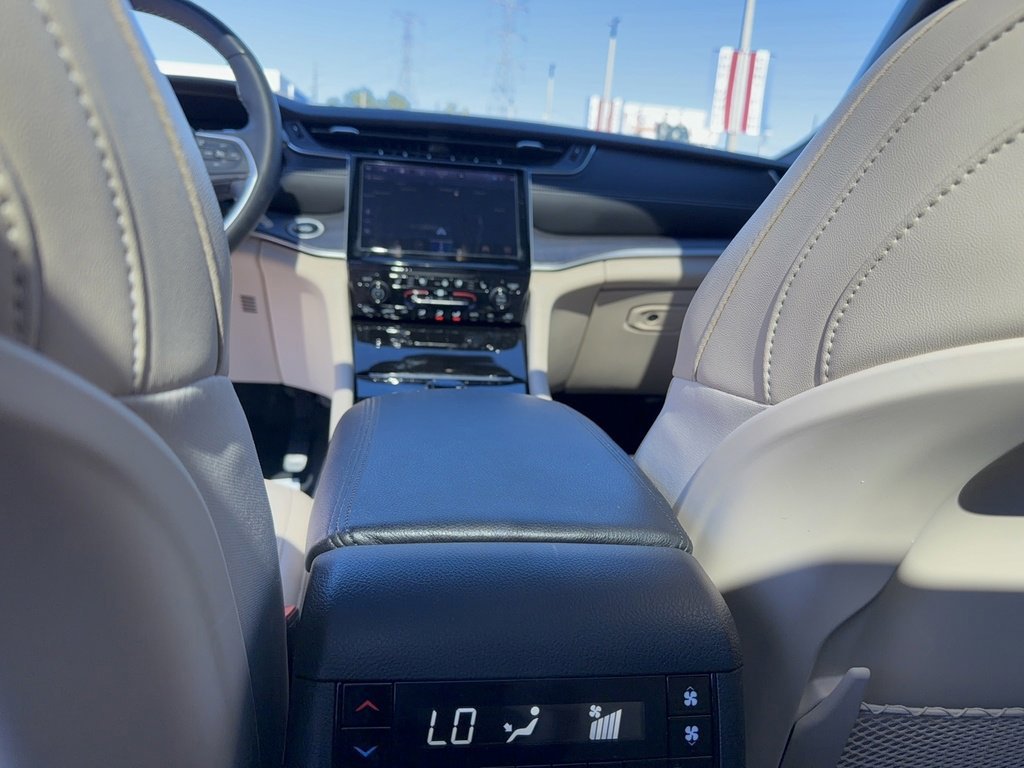 Used 2023 Jeep Grand Cherokee L Limited w/ Luxury Tech Group II image 34