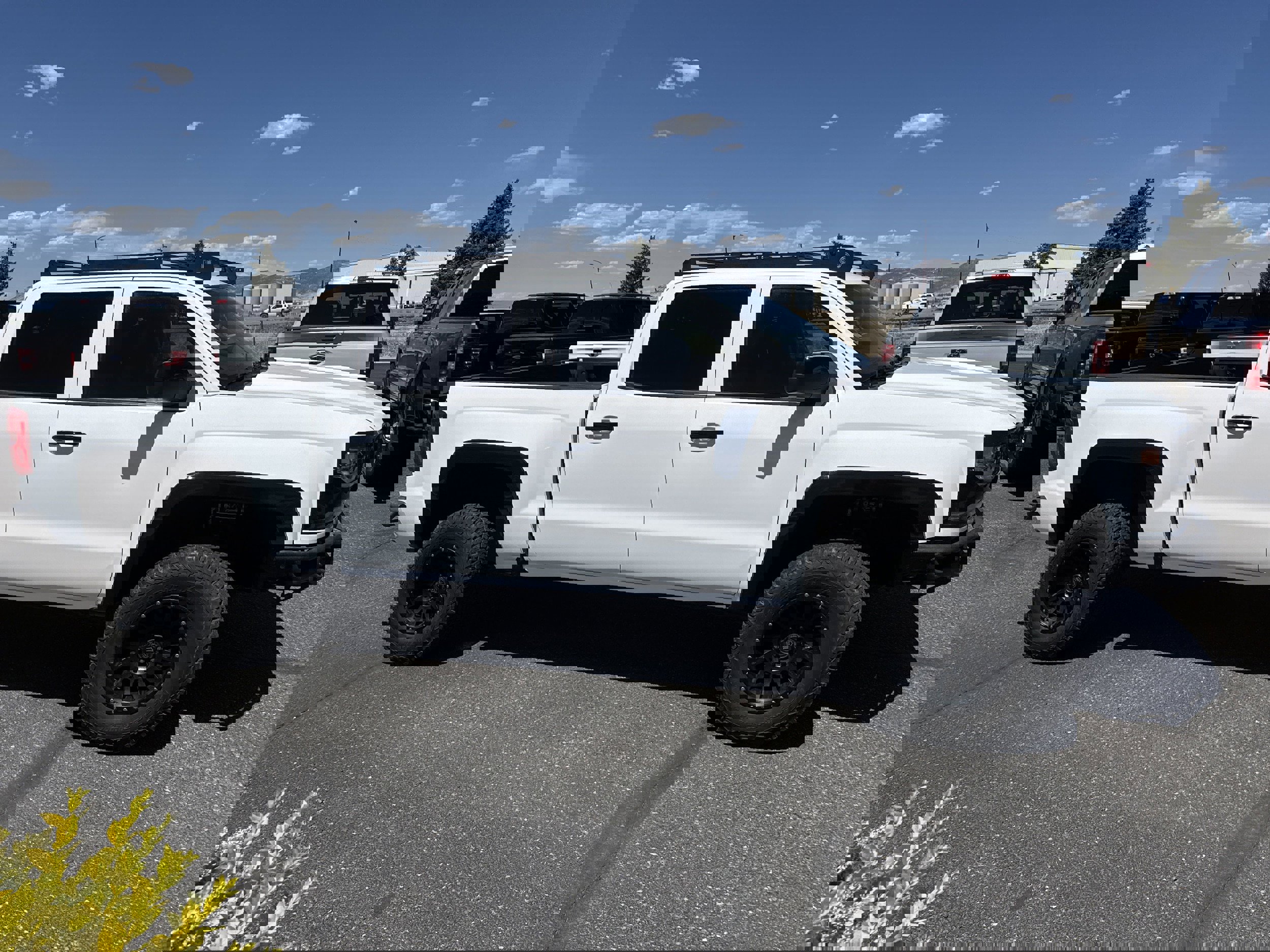 Used 2018 Chevrolet Silverado 1500 LTZ Z71 w/ Redline Edition image 4