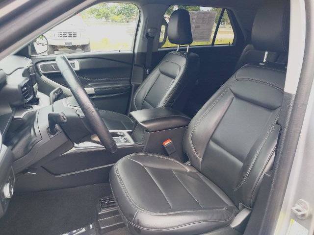 Certified 2022 Ford Explorer XLT w/ Equipment Group 202A AWD/4WD image 23