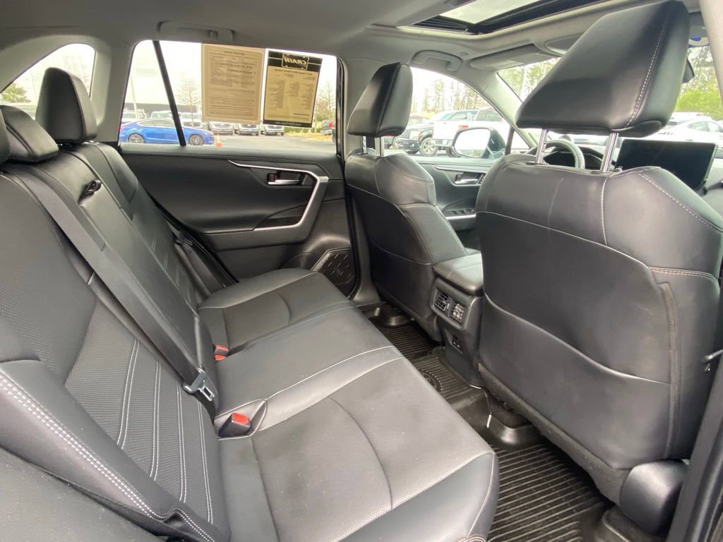 Used 2023 Toyota RAV4 Limited image 27