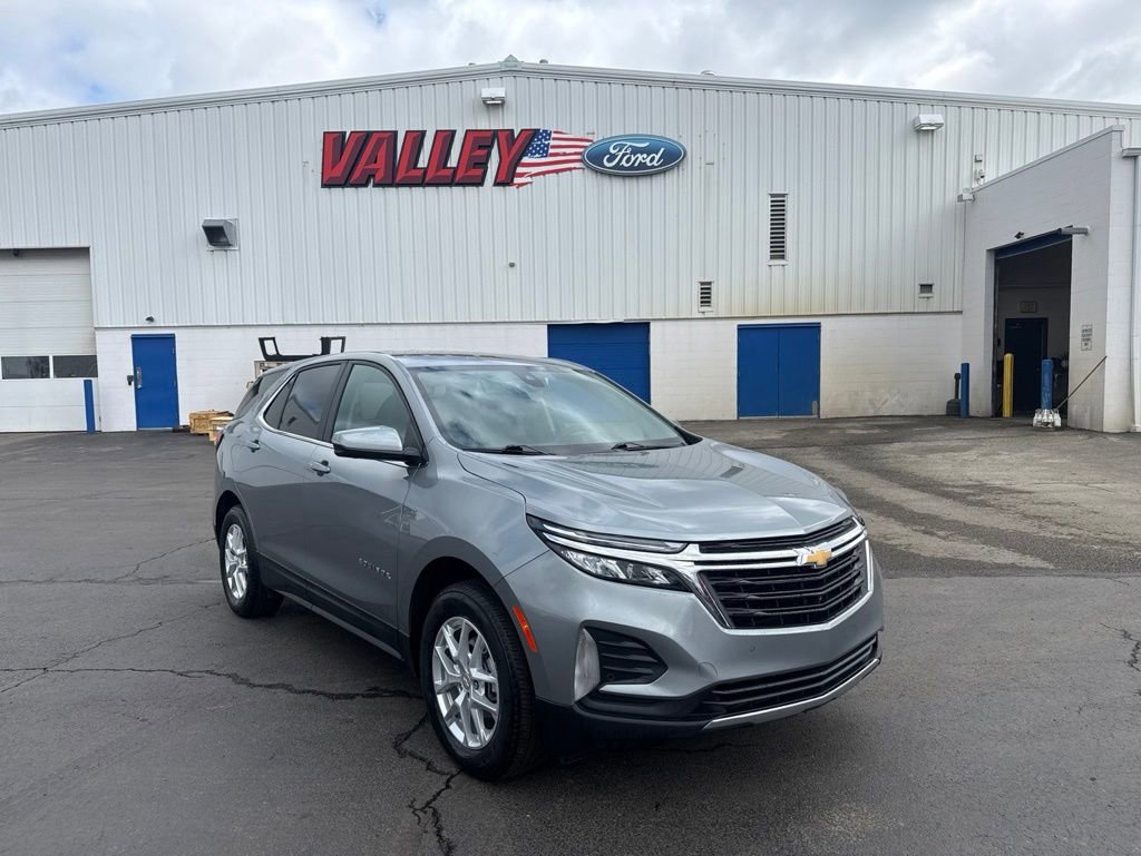 Used 2024 Chevrolet Equinox LT AWD/4WD image 2