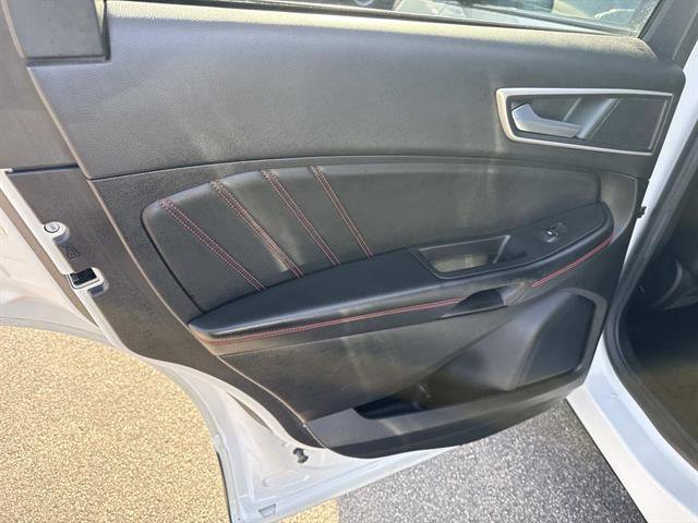 Certified 2022 Ford Edge ST-Line image 16