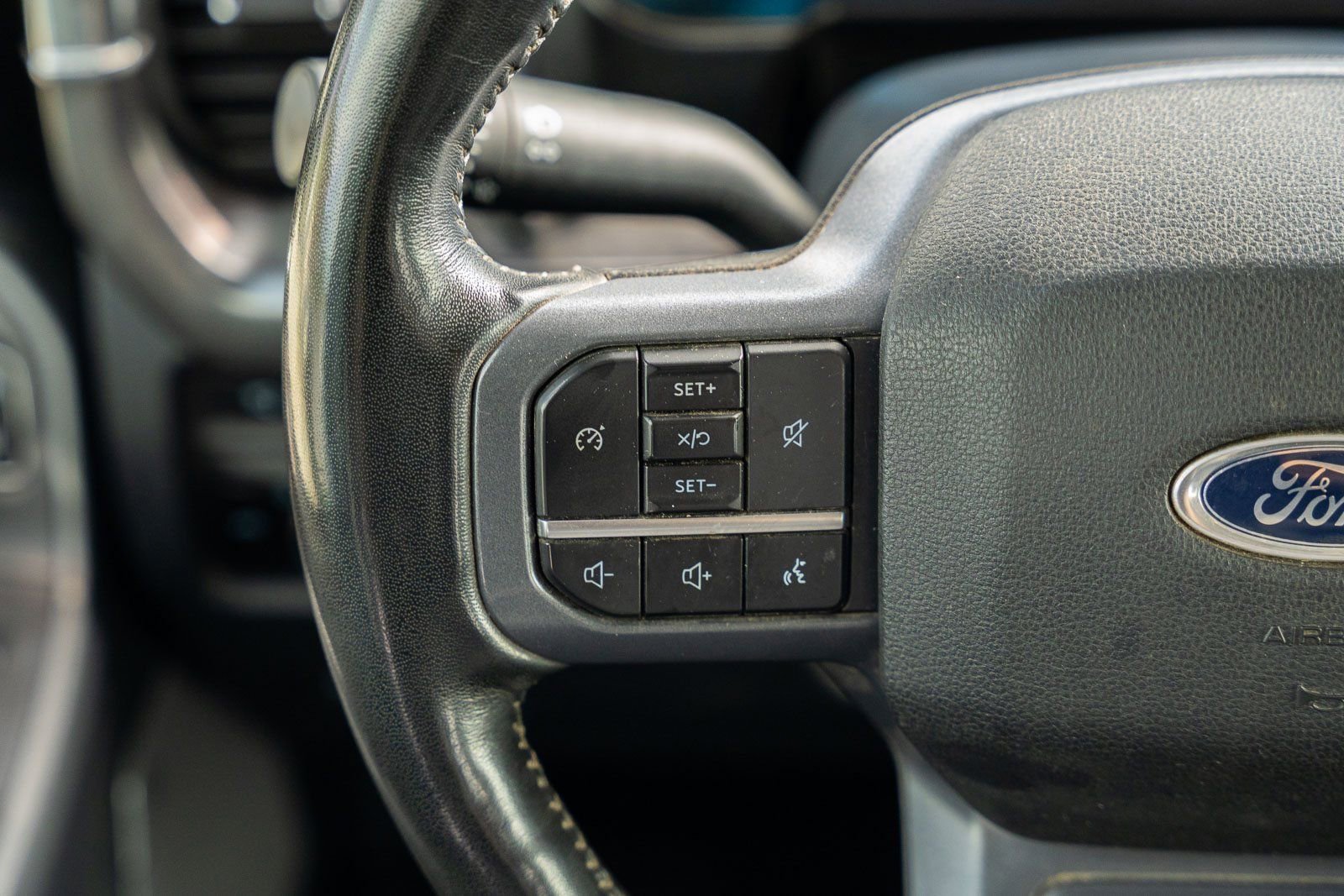 Certified 2023 Ford F350 Lariat image 32