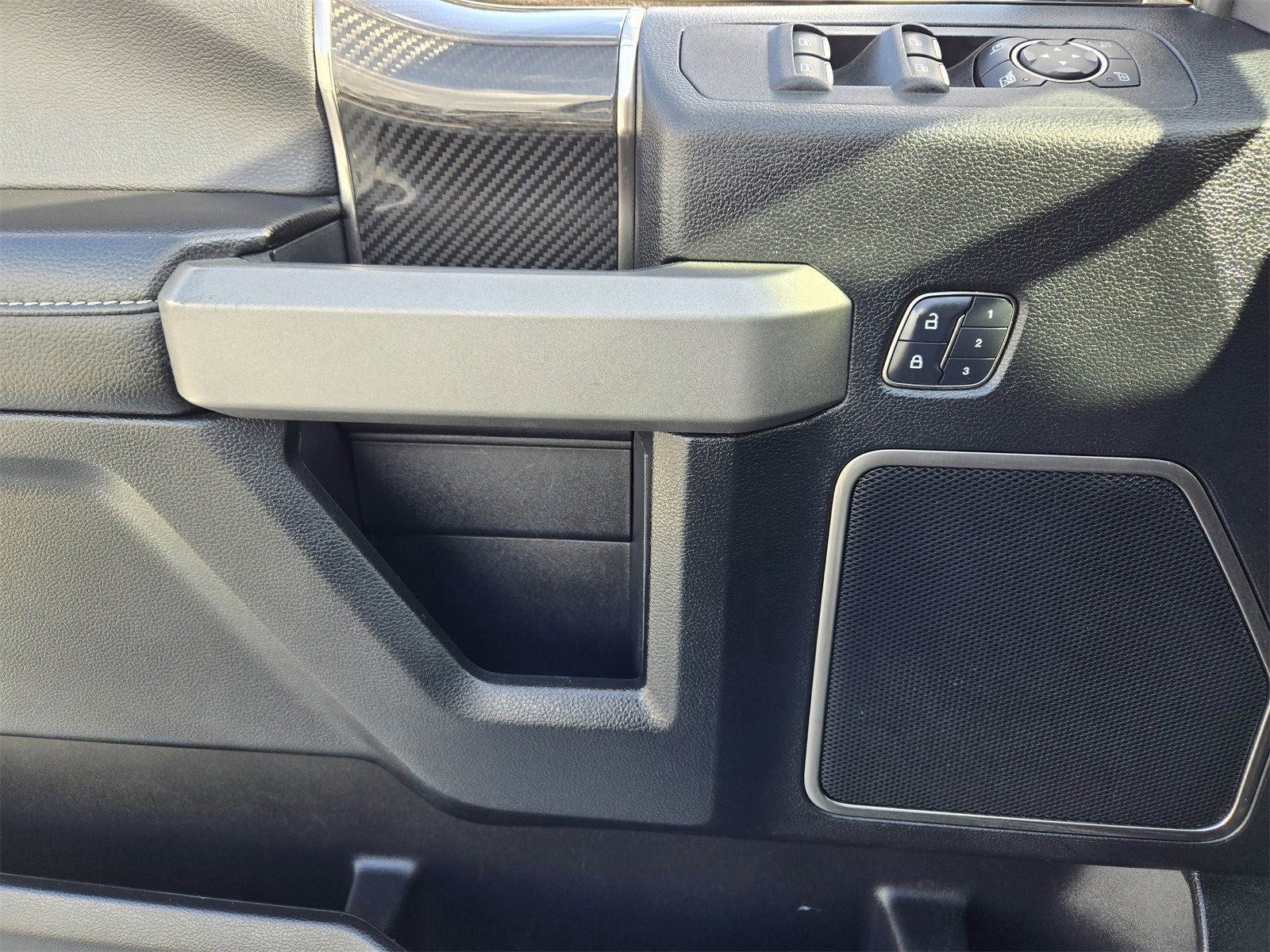 Certified 2018 Ford F150 Raptor w/ Equipment Group 802A Luxury image 21