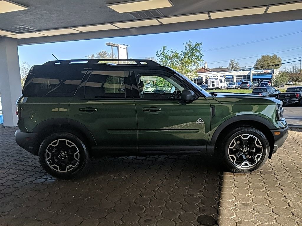 Certified 2025 Ford Bronco Sport Outer Banks w/ Outer Banks Tech Package+ AWD/4WD image 5