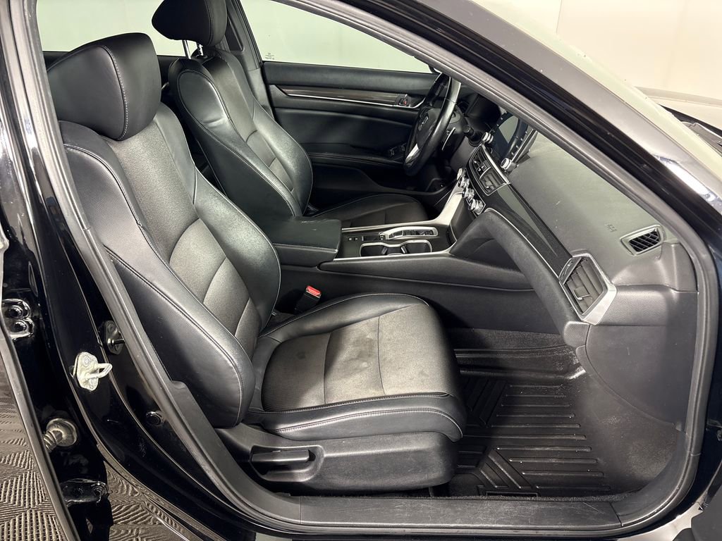 Used 2018 Honda Accord Sport image 5