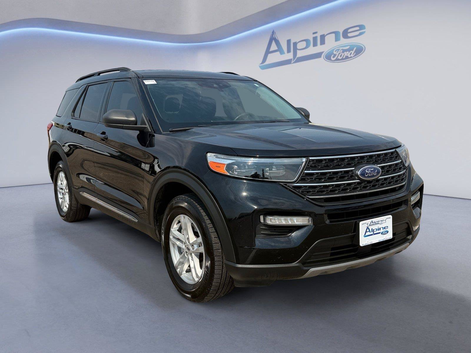 Certified 2022 Ford Explorer XLT w/ Equipment Group 202A AWD/4WD image 7