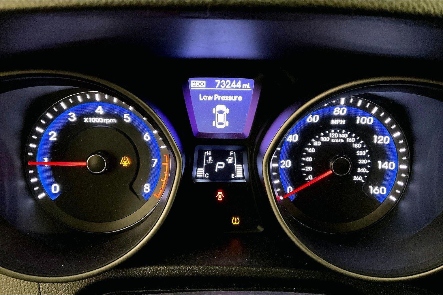 Used 2017 Hyundai Elantra GT image 19