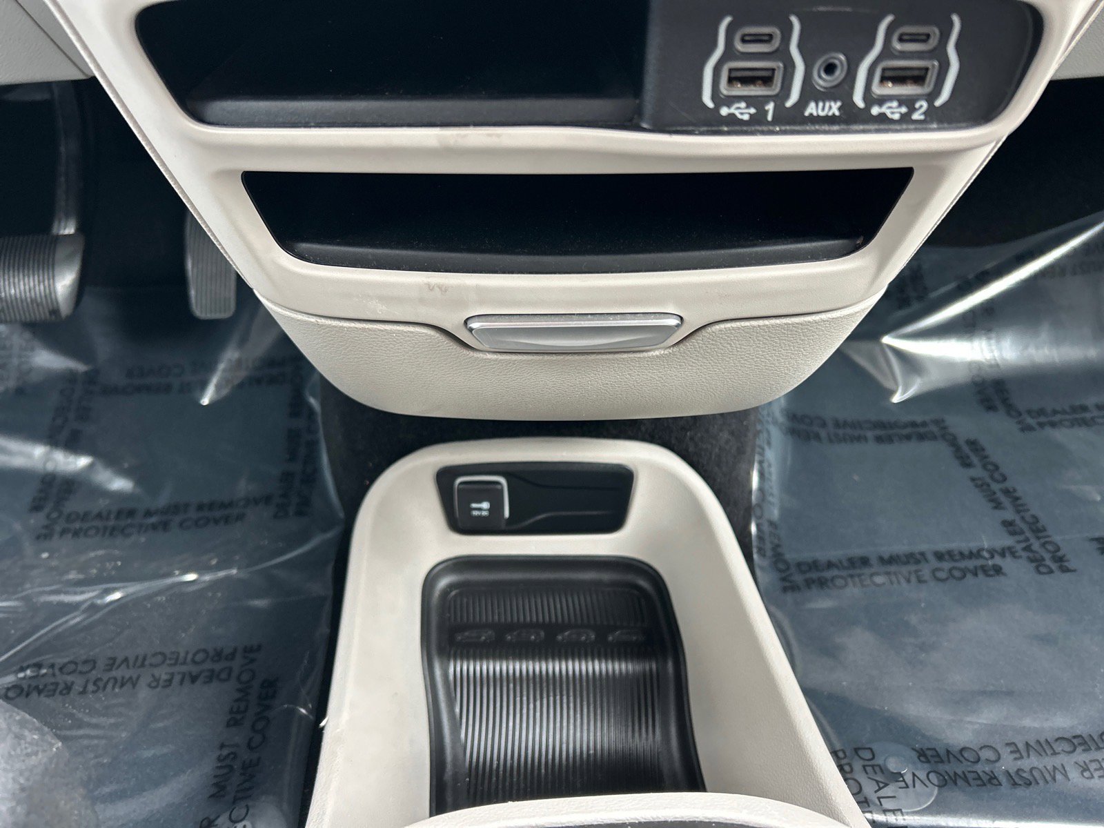 Used 2023 Chrysler Pacifica Touring-L image 31