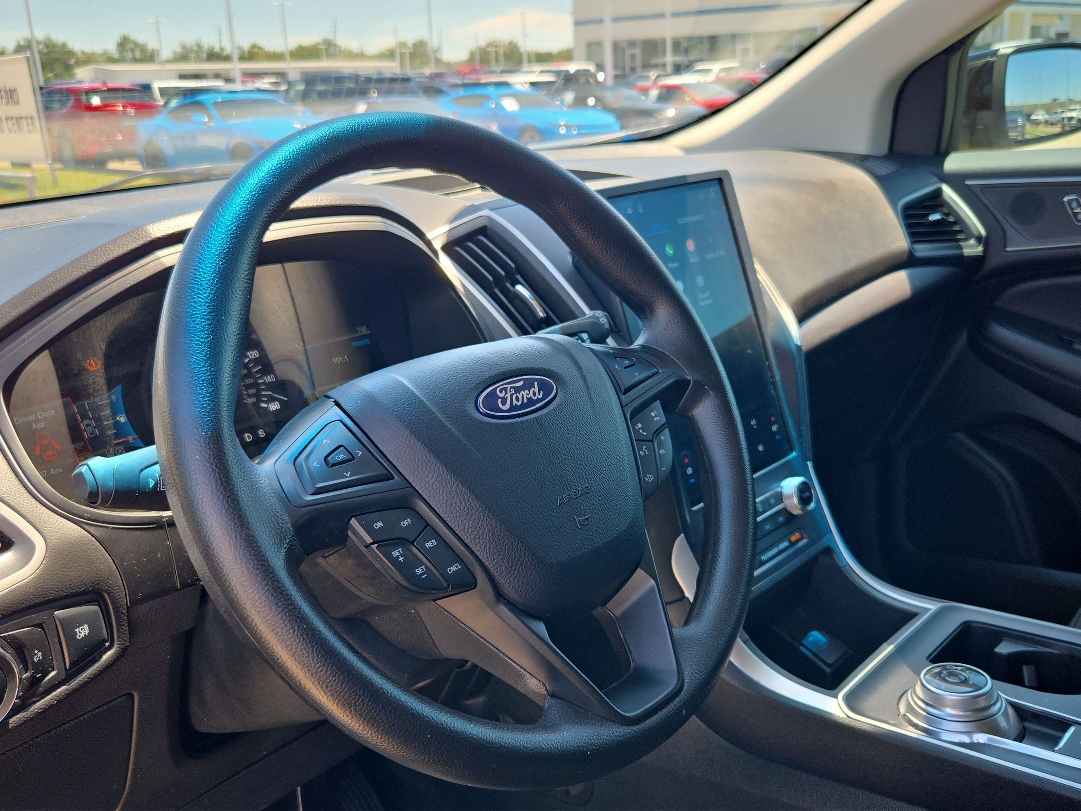 Certified 2024 Ford Edge SE w/ Black Appearance Package AWD/4WD image 16