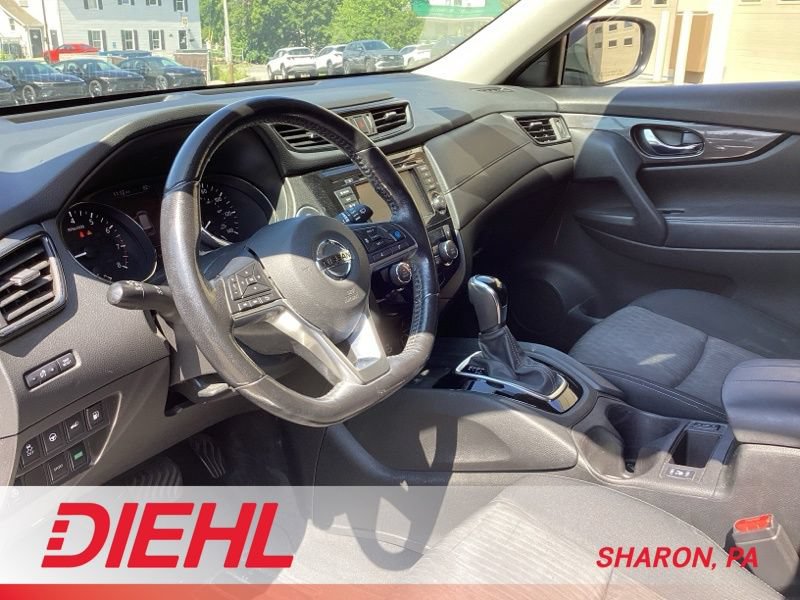 Used 2019 Nissan Rogue SV w/ Premium Package FWD image 17