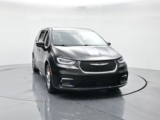 Used 2024 Chrysler Pacifica Limited image 4