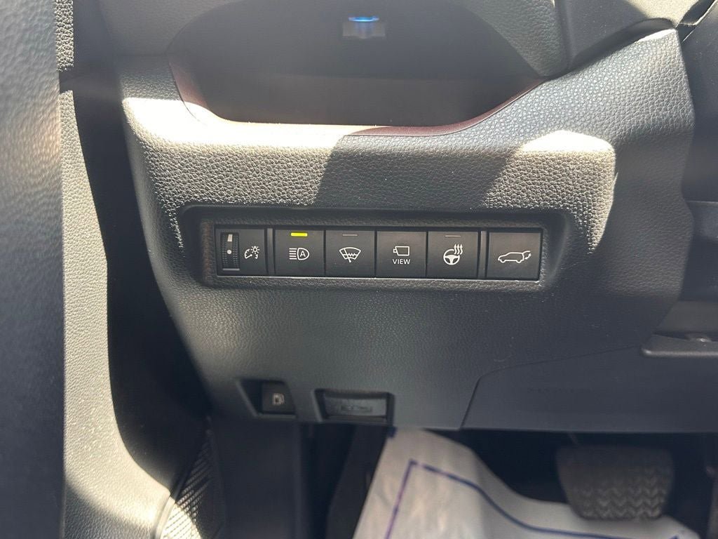 Used 2022 Toyota RAV4 Limited AWD/4WD image 31