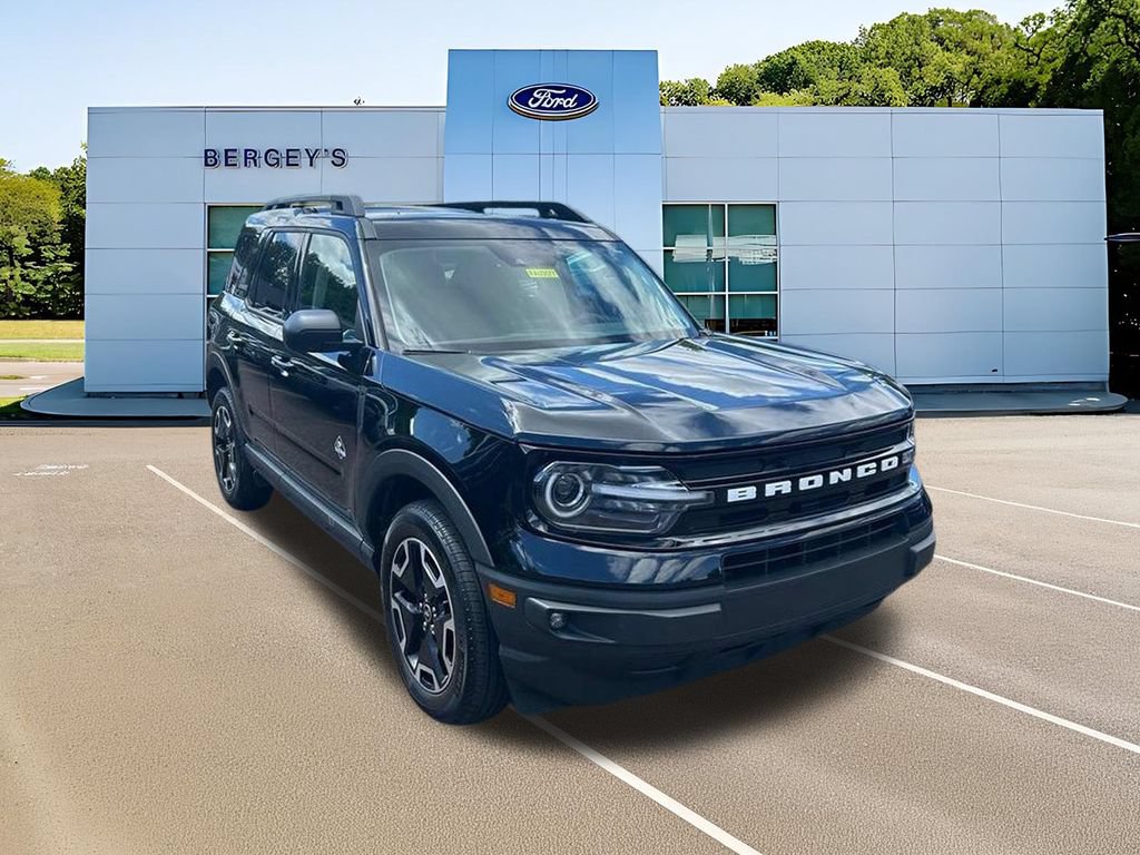 Certified 2023 Ford Bronco Sport Outer Banks w/ Tech Package AWD/4WD image 3