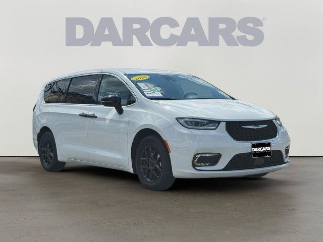 Used 2024 Chrysler Pacifica Touring-L FWD image 1