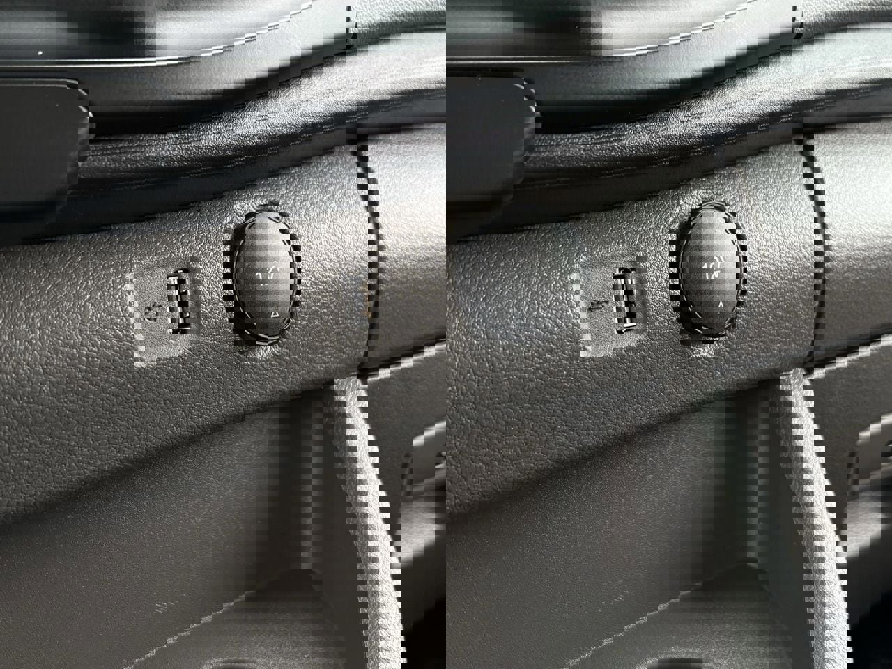 Certified 2023 Ford Transit 250 Medium Roof image 21