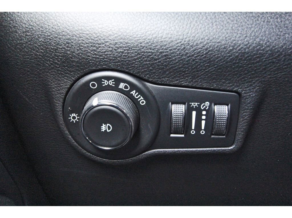 Used 2023 Jeep Compass Trailhawk image 20