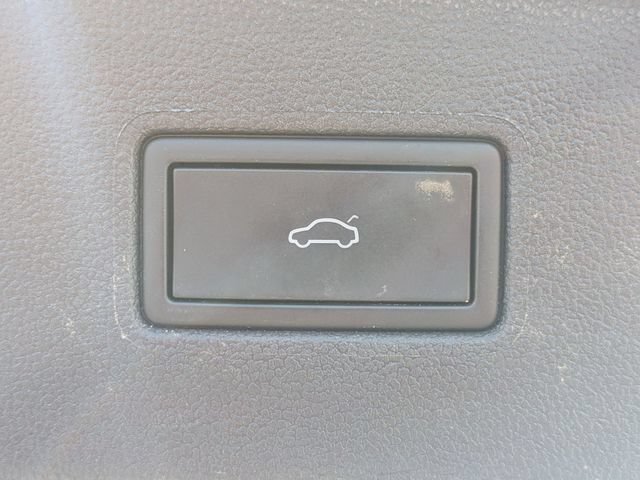 Used 2024 Volkswagen Tiguan SE AWD/4WD image 18