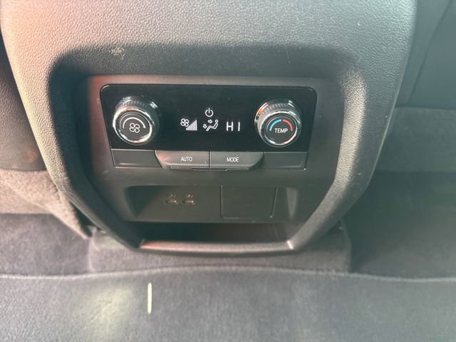 Used 2025 Chevrolet Traverse LT image 22
