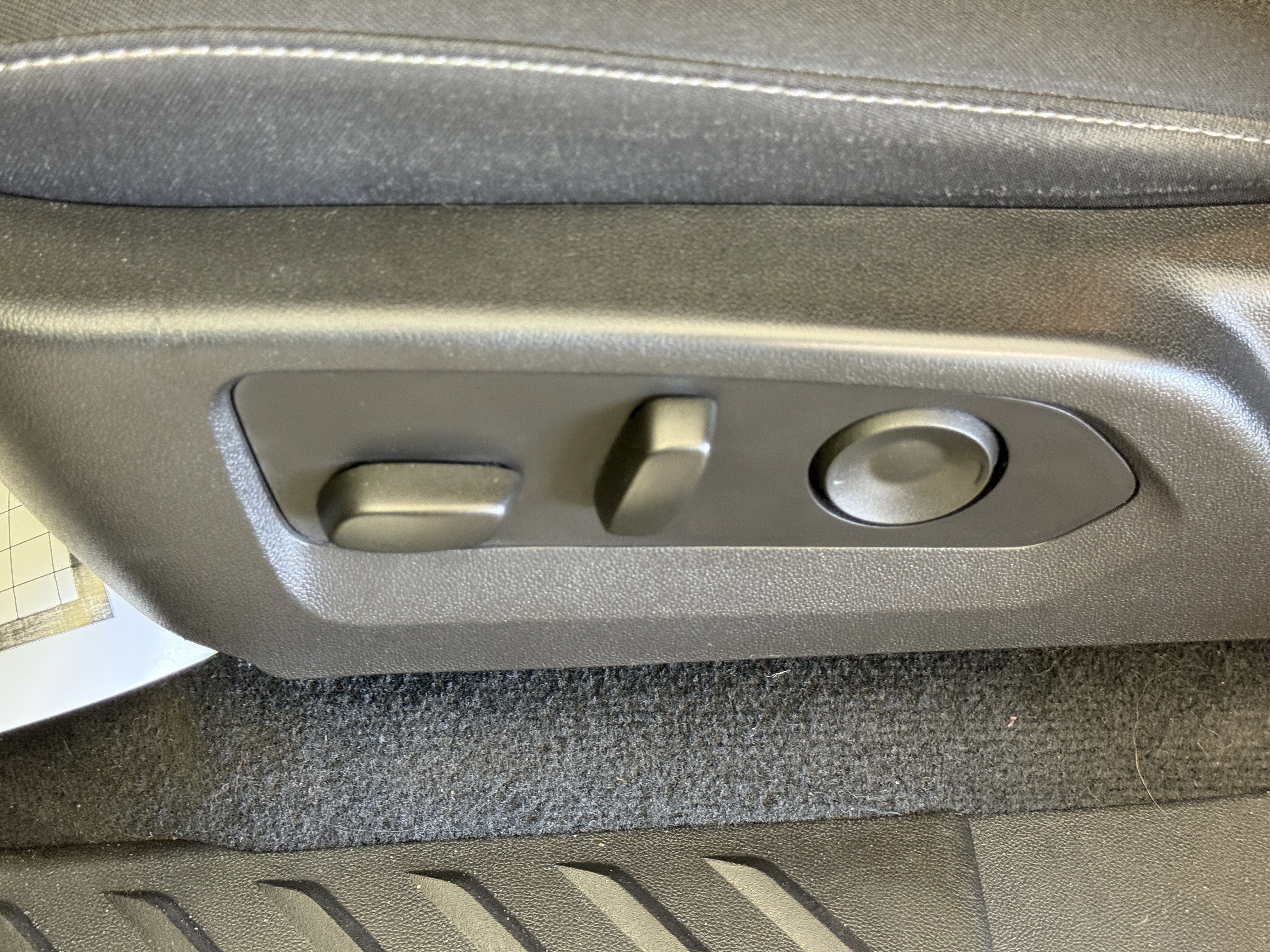 Used 2024 GMC Canyon Elevation w/ Convenience Package image 18